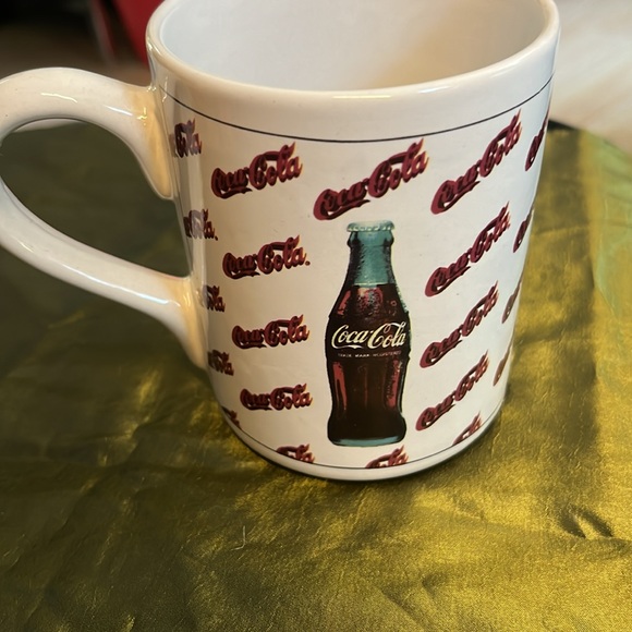 Vintage Coca Cola 1997 Collectible Logo Mug - Picture 3 of 4
